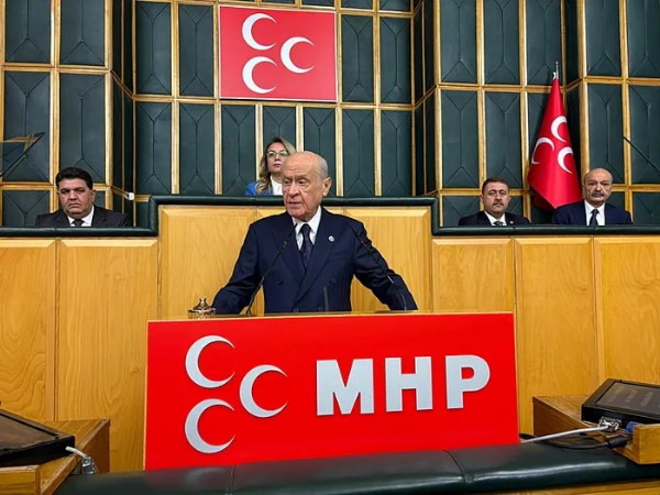 Bahçeli'den Özgür Özel'e Gönderme! 'Seçim Oyuncak Değildir'